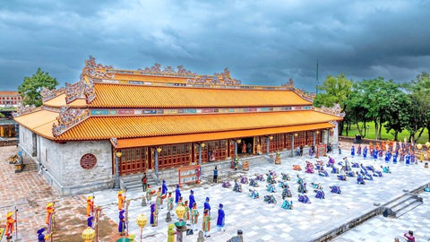 Thay áo mới cho điện Thái Hòa - Ảnh 1. Thay áo mới cho điện Thái Hòa - Ảnh 1.
