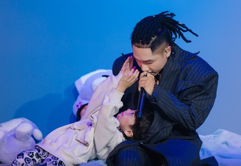 Rap Việt: 7dnight vào vòng chung kết, khán giả tiếc cho Ngắn - Ảnh 2. Rap Việt: 7dnight vào vòng chung kết, khán giả tiếc cho Ngắn - Ảnh 2.
