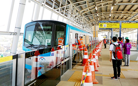 Đi làm bằng metro hay quá - Ảnh 6. Đi làm bằng metro hay quá - Ảnh 3.