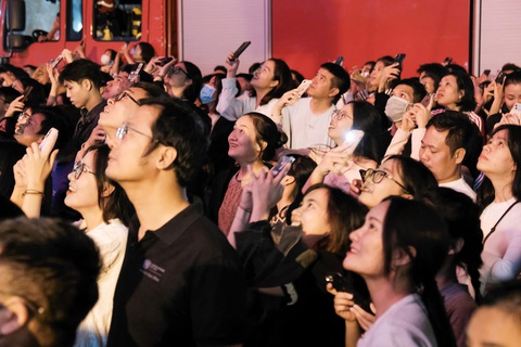 Đu idol - Ảnh 1. Tâm thư của fan 10 năm đu idol: Đu idol - Ảnh 1.