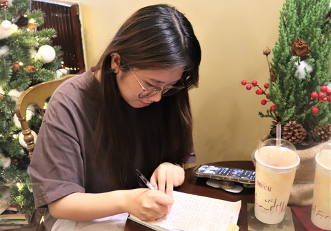 Đổi kỷ vật lấy người bạn đồng điệu - Ảnh 1. Đổi kỷ vật lấy người bạn đồng điệu - Ảnh 1.