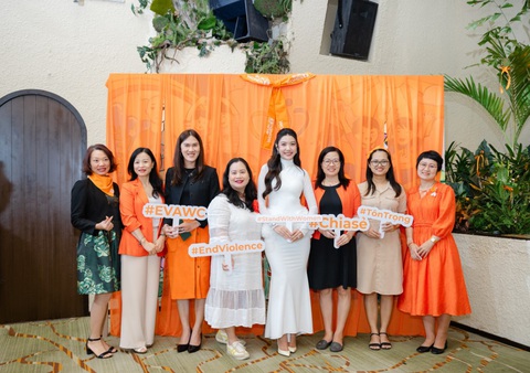 Dàn sao Việt cùng nhau 'nói không với bạo lực' qua chuỗi MV đặc biệt - Ảnh 2. Dàn sao Việt cùng nhau 'nói không với bạo lực' qua chuỗi MV đặc biệt - Ảnh 2.