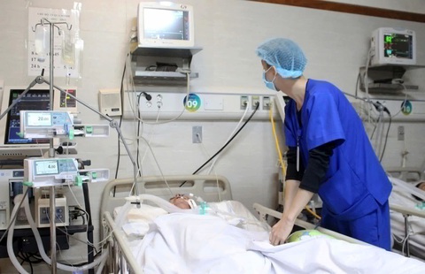 Chăm sóc người cao tuổi: Chuyện 'lớn' phải giải quyết ngay - Ảnh 1. Chăm sóc người cao tuổi: Chuyện 'lớn' phải giải quyết ngay - Ảnh 1.