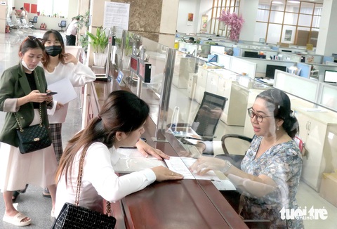 Điều chỉnh mức giảm trừ gia cảnh lạc hậu: Chờ đến 2027, người nộp thuế kiệt quệ rồi - Ảnh 1. Điều chỉnh mức giảm trừ gia cảnh lạc hậu: Chờ đến 2027, người nộp thuế kiệt quệ rồi - Ảnh 1.