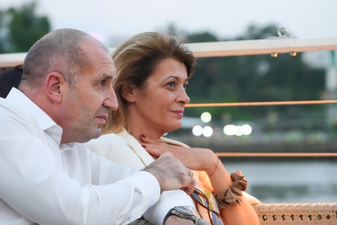 Tổng thống Bulgaria và Phu nhân dạo sông Sài Gòn - Ảnh 5. Tổng thống Bulgaria và Phu nhân dạo sông Sài Gòn - Ảnh 5.