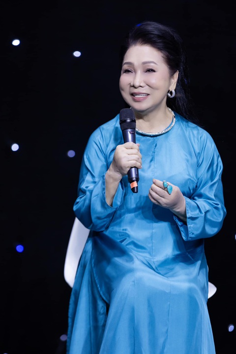 Nghệ sĩ Bạch Tuyết chỉ có chứng nhận khen thưởng của RADA, không phải bằng tiến sĩ? - Ảnh 2. Nghệ sĩ Bạch Tuyết chỉ có chứng nhận khen thưởng của RADA, không phải bằng tiến sĩ? - Ảnh 2.