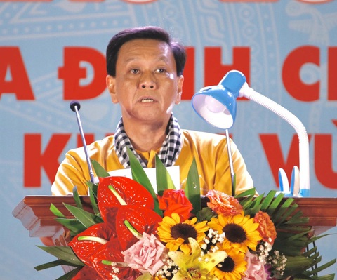 Nghệ sĩ Hữu Quốc, Lê Tứ ca vọng cổ tặng bà con vùng đất Điện Biên - Ảnh 1. Nghệ sĩ Hữu Quốc, Lê Tứ ca vọng cổ tặng bà con vùng đất Điện Biên - Ảnh 1.
