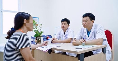 Thay đổi lối sống tránh trào ngược dạ dày thực quản ban đêm, phòng biến chứng - Ảnh 1.