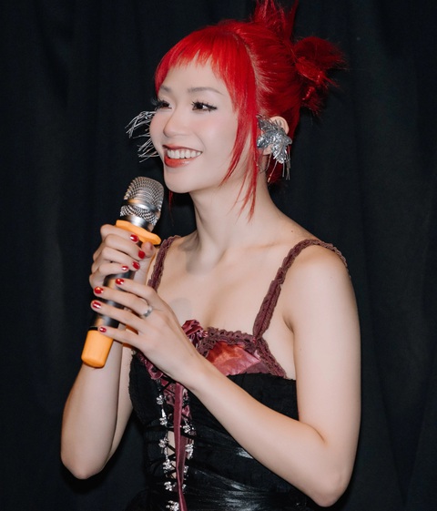 Cháu ruột Hà Trần ra album đầu tay, không còn áp lực về cái bóng của cô - Ảnh 3. Cháu ruột Hà Trần ra album đầu tay, không còn áp lực về cái bóng của cô - Ảnh 3.