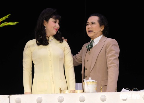 Thành Lộc, Ái Như, Việt Hương, Minh Nhí, Quốc Thảo… đoạt huy chương vàng Liên hoan Sân khấu TP.HCM - Ảnh 3. Thành Lộc, Ái Như, Việt Hương, Minh Nhí, Quốc Thảo… đoạt huy chương vàng Liên hoan Sân khấu TP.HCM - Ảnh 2.