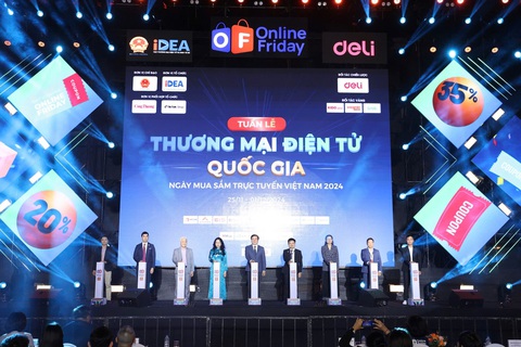 Khởi động 60 giờ vàng Online Friday, người mua ngập trong lễ hội Voucher - Ảnh 1.