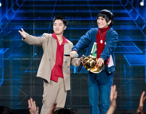 Rap Việt: Tranh cãi nón vàng B ray dành cho Tiêu Minh Phụng - Ảnh 1. Rap Việt: Tranh cãi nón vàng B ray dành cho Tiêu Minh Phụng - Ảnh 1.
