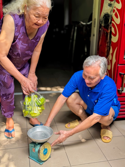 Xóm đường tàu dễ thương giữa lòng TP. HCM - Ảnh 8. Nhịp sống bình dị ở xóm đường tàu giữa lòng TP.HCM - Ảnh 4.