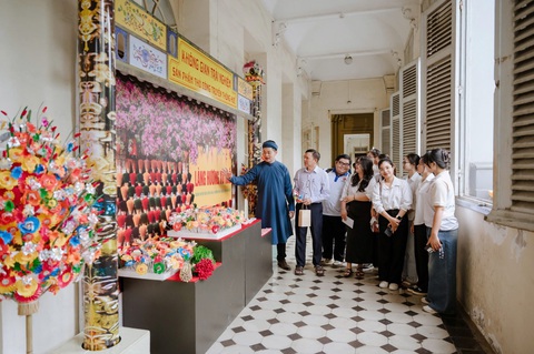 Trải nghiệm làng nghề truyền thống của Huế tại Bảo tàng TP.HCM - Ảnh 2. Trải nghiệm làng nghề truyền thống của Huế tại Bảo tàng TP.HCM - Ảnh 5.