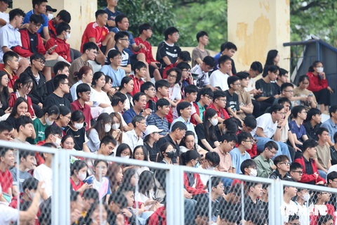 Những khoảnh khắc bùng nổ ở ngày kết Giải Bóng đá công nhân, viên chức Việt Nam 2024 - Ảnh 2. Khoảnh khắc bùng nổ của Giải bóng đá công nhân, viên chức Việt Nam 2024 - Ảnh 4.