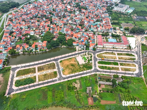 Hoài Đức đấu giá 20 lô đất, giá trúng lô cao nhất 103 triệu đồng/m² - Ảnh 2.