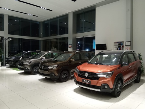 Suzuki XL7 bản xăng xả kho, giảm giá gần 85 triệu tại đại lý: Giá thực tế còn 515 triệu, rẻ hơn cả Xpander số sàn- Ảnh 8. Tin tức giá xe: Suzuki XL7 xả kho bản xăng còn tồn, giá nay rẻ hơn Mitsubishi Xpander tiêu chuẩn - Ảnh 7.