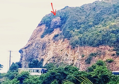 Nguy cơ sạt lở đá ở Nha Trang: Xã từ chối việc sở đề nghị xử lý - Ảnh 2.