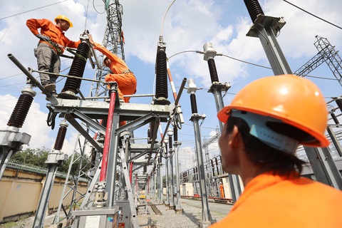 Thủ tướng: Tuyệt đối không để thiếu điện để phục vụ tăng trưởng hai con số - Ảnh 1. Thủ tướng: Tuyệt đối không để thiếu điện để phục vụ tăng trưởng hai con số - Ảnh 1.
