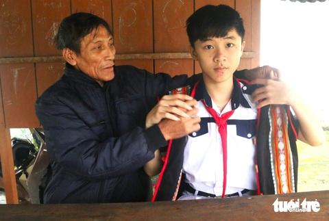Vùng đất 'Ngày xưa có một chuyện tình' chào đón tân sinh viên nhận học bổng Tiếp sức đến trường - Ảnh 1. Cha mẹ bỏ em trước cổng chùa, là ‘chị cả’ 50 trẻ mồ côi: Được tiếp sức đến trường, cả đêm không ngủ! - Ảnh 9.