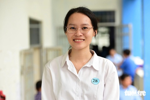 Thành phố hoa vàng cỏ xanh chào đón 180 GV-SV-HS: Ba trên trời có biết con được Tiếp sức đến trường? - Ảnh 10. Cha mẹ bỏ em trước cổng chùa, là ‘chị cả’ 50 trẻ mồ côi: Được tiếp sức đến trường, cả đêm không ngủ! - Ảnh 20.