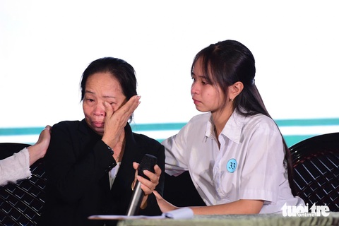 Mới mất cha, lại mất mẹ, đậu ĐH Bách khoa TP.HCM: Cám ơn vì tiếp sức tôi đến trường - Ảnh 13. Cha mẹ bỏ em trước cổng chùa, là ‘chị cả’ 50 trẻ mồ côi: Được tiếp sức đến trường, cả đêm không ngủ! - Ảnh 5.