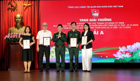 Bé 10 tuổi thi vẽ tranh cổ động kỷ niệm 80 năm thành lập quân đội nhân dân - Ảnh 1. Bé 10 tuổi thi vẽ tranh cổ động kỷ niệm 80 năm thành lập quân đội nhân dân - Ảnh 1.
