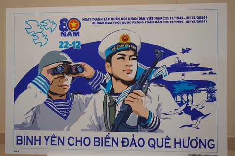Bé 10 tuổi thi vẽ tranh cổ động kỷ niệm 80 năm thành lập quân đội nhân dân - Ảnh 6. Bé 10 tuổi thi vẽ tranh cổ động kỷ niệm 80 năm thành lập quân đội nhân dân - Ảnh 3.