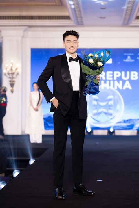 Nam vương Tuấn Ngọc sẵn sàng nhập cuộc Mr. World 2024 - Ảnh 4. Nam vương Tuấn Ngọc sẵn sàng nhập cuộc Mr. World 2024 - Ảnh 5.