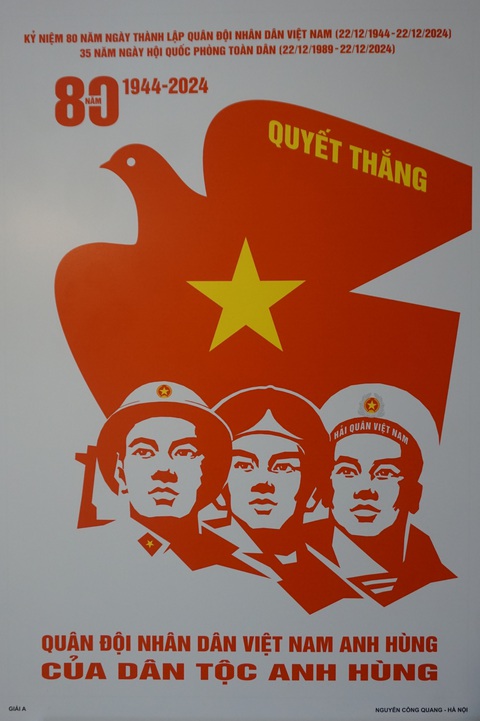 Bé 10 tuổi thi vẽ tranh cổ động kỷ niệm 80 năm thành lập quân đội nhân dân - Ảnh 2. Bé 10 tuổi thi vẽ tranh cổ động kỷ niệm 80 năm thành lập Quân đội nhân dân - Ảnh 2.
