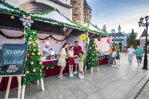 Thành phố Thủ Đức đi đầu trend đi chơi Noel sớm - Ảnh 4.
