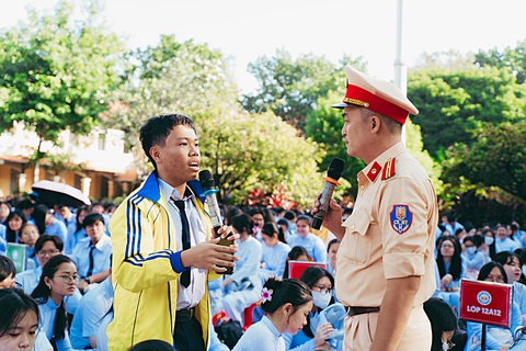 Sẽ xử lý hình sự trường hợp giao xe cho người không đủ điều kiện - Ảnh 1. Sẽ xử lý hình sự trường hợp giao xe cho người không đủ điều kiện - Ảnh 1.