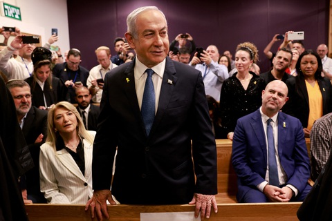 Thủ tướng Israel Netanyahu ra tòa giữa cuộc chiến tại Gaza - Ảnh 1. Thủ tướng Israel Netanyahu ra tòa giữa cuộc chiến tại Gaza - Ảnh 1.