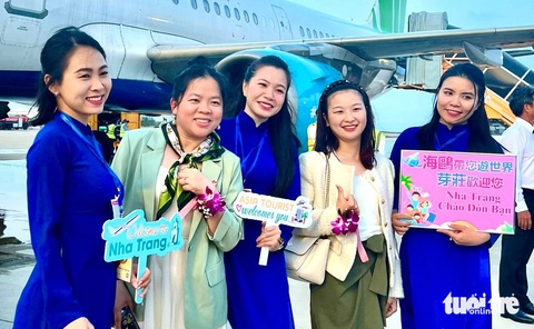 Các chuyến bay thuê bao từ Trung Quốc đến Khánh Hòa tăng mạnh - Ảnh 1. Các chuyến bay từ Trung Quốc đến Khánh Hòa tăng mạnh - Ảnh 1.
