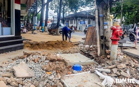 Sao cứ đến cuối năm là… đào đường? - Ảnh 1. Sao cứ đến cuối năm là… đào đường? - Ảnh 2.