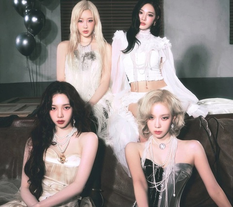 Phía sau sự hào nhoáng của K-pop: Loạt công ty giải trí bị tố ngược đãi, nghệ sĩ kiệt quệ - Ảnh 1. Phía sau sự hào nhoáng của K-pop: Loạt công ty giải trí bị tố ngược đãi, nghệ sĩ kiệt quệ - Ảnh 1.