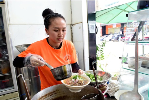 Hương phở sẽ lan tỏa ở Làng Nủ - Ảnh 1. Vị phở yêu thương hôm nay đến Làng Nủ - Ảnh 1.