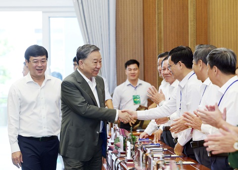 Tổng Bí thư Tô Lâm: Xây dựng Đồng Tháp phát triển trong nhóm dẫn đầu vùng ĐBSCL - Ảnh 3. Tổng Bí thư Tô Lâm: Xây dựng Đồng Tháp phát triển trong nhóm dẫn đầu vùng ĐBSCL - Ảnh 2.