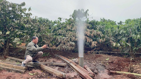 Lại có thêm giếng khoan phun ra cột khí cao chục mét tại Gia Lai - Ảnh 1.