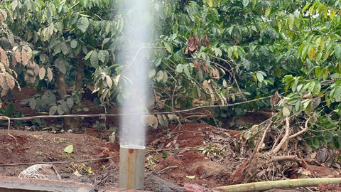 Lại có thêm giếng khoan phun ra cột khí cao chục mét tại Gia Lai - Ảnh 3.