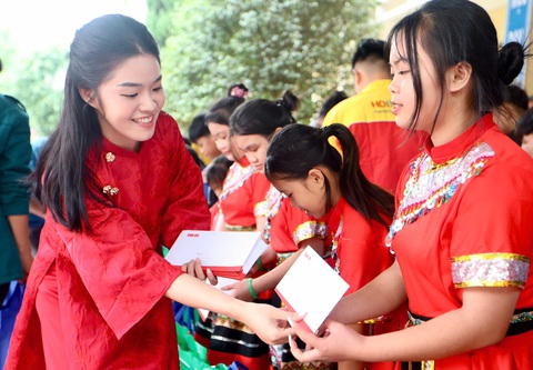 Ngày của phở 12-12: Cả trăm người ăn phở nóng ấm giữa mùa đông vùng cao - Ảnh 16. Ngày của phở 12-12: Cả trăm người ăn phở nóng ấm giữa mùa đông vùng cao - Ảnh 16.