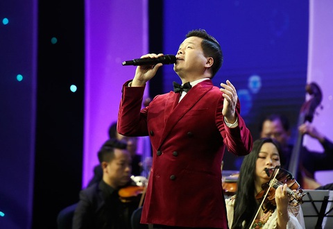Hòa nhạc Bài ca không quên lần đầu đến với Phố đi bộ Nguyễn Huệ, TP.HCM - Ảnh 3. Hòa nhạc Bài ca không quên lần đầu đến với phố đi bộ Nguyễn Huệ, TP.HCM - Ảnh 3.