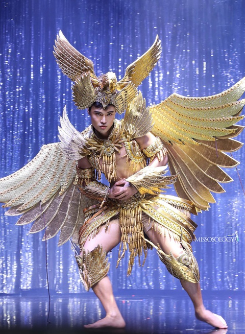 Ngắm những bộ trang phục dân tộc độc đáo trước chung kết Mister International 2024 - Ảnh 2. Ngắm những bộ trang phục dân tộc độc đáo trước chung kết Mister International 2024 - Ảnh 2.