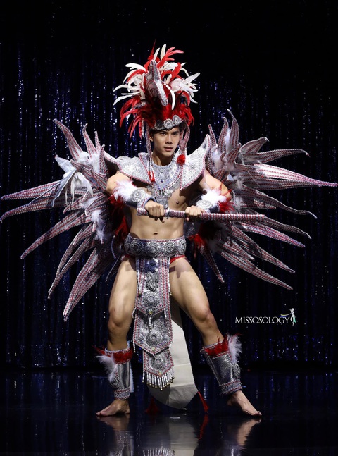 Ngắm những bộ trang phục dân tộc độc đáo trước chung kết Mister International 2024 - Ảnh 5. Ngắm những bộ trang phục dân tộc độc đáo trước chung kết Mister International 2024 - Ảnh 5.