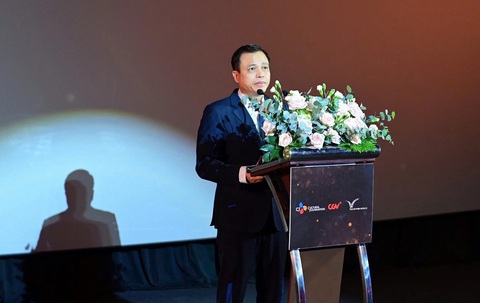 'Nhận tài trợ 300 triệu làm phim, ban đầu tôi định đút túi 200 triệu' - Ảnh 4. 'Nhận tài trợ 300 triệu làm phim, ban đầu tôi định đút túi 200 triệu' - Ảnh 4.