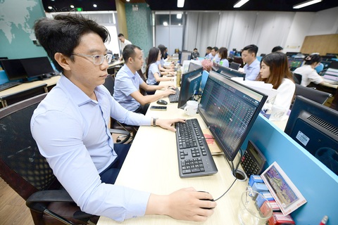 Đầu tư chứng khoán có lãi mới nộp thuế: Nhiều rắc rối, khó khả thi? - Ảnh 1. Đầu tư chứng khoán có lãi mới nộp thuế: Nhiều rắc rối, khó khả thi? - Ảnh 1.