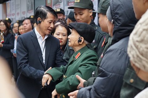 Những lát cắt đời thường cảm động của các vị tướng - Ảnh 1. Những lát cắt đời thường cảm động của các vị tướng - Ảnh 1.