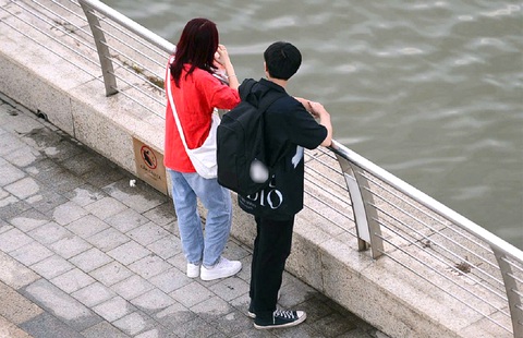 Đâu rồi yêu như 'thời ông bà anh' - 'Bẫy' mập mờ vẫn yêu bất chấp - Ảnh 2. Đâu rồi yêu như 'thời ông bà anh' - 'Bẫy' mập mờ vẫn yêu bất chấp - Ảnh 2.