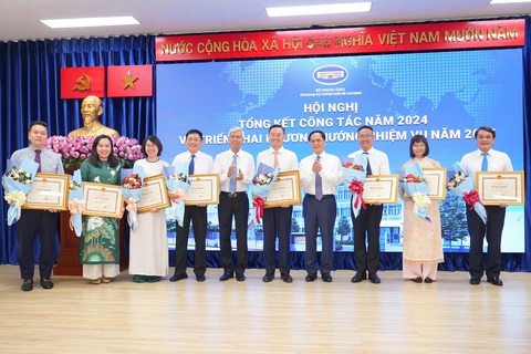 Bộ Ngoại giao đặt hàng Sở ngoại vụ giúp nâng tầm TP.HCM - Ảnh 2. TP.HCM cần tiên phong trong ngoại giao bán dẫn, ngoại giao số - Ảnh 2.
