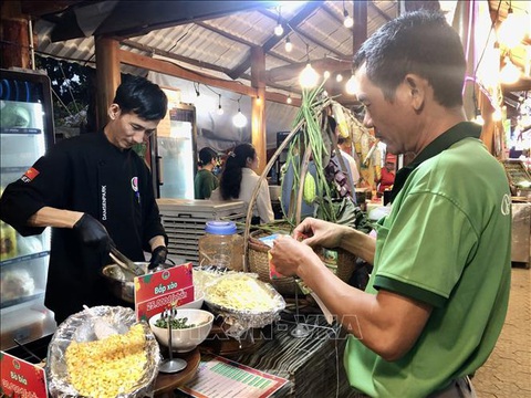 Cuối tuần đến Đầm Sen dự Lễ hội ẩm thực đường phố, ăn Ngũ vị Sài Gòn - Ảnh 3.